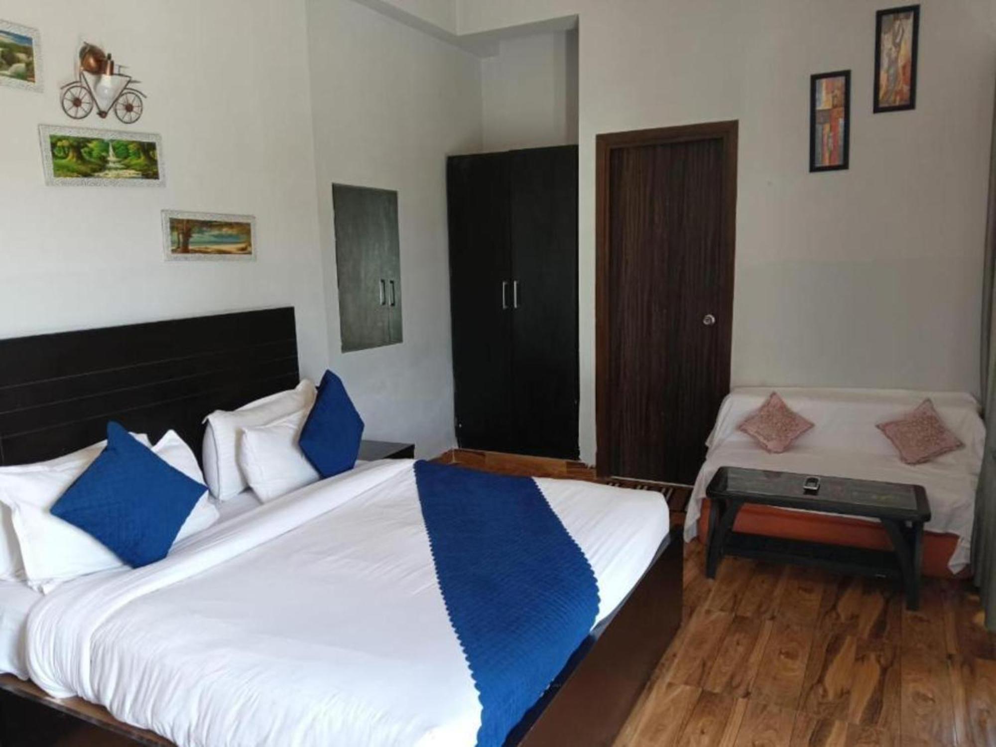 Vrindavan Dreams Hotel And Suites Bagian luar foto