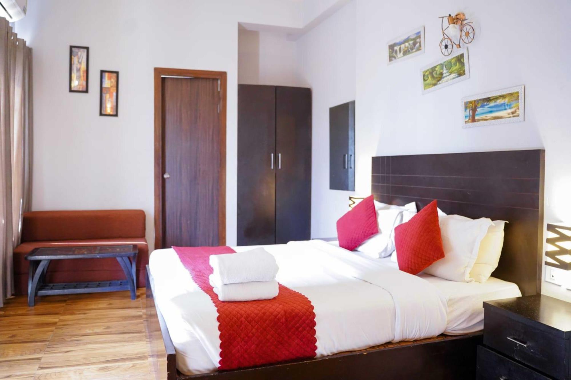 Vrindavan Dreams Hotel And Suites Bagian luar foto