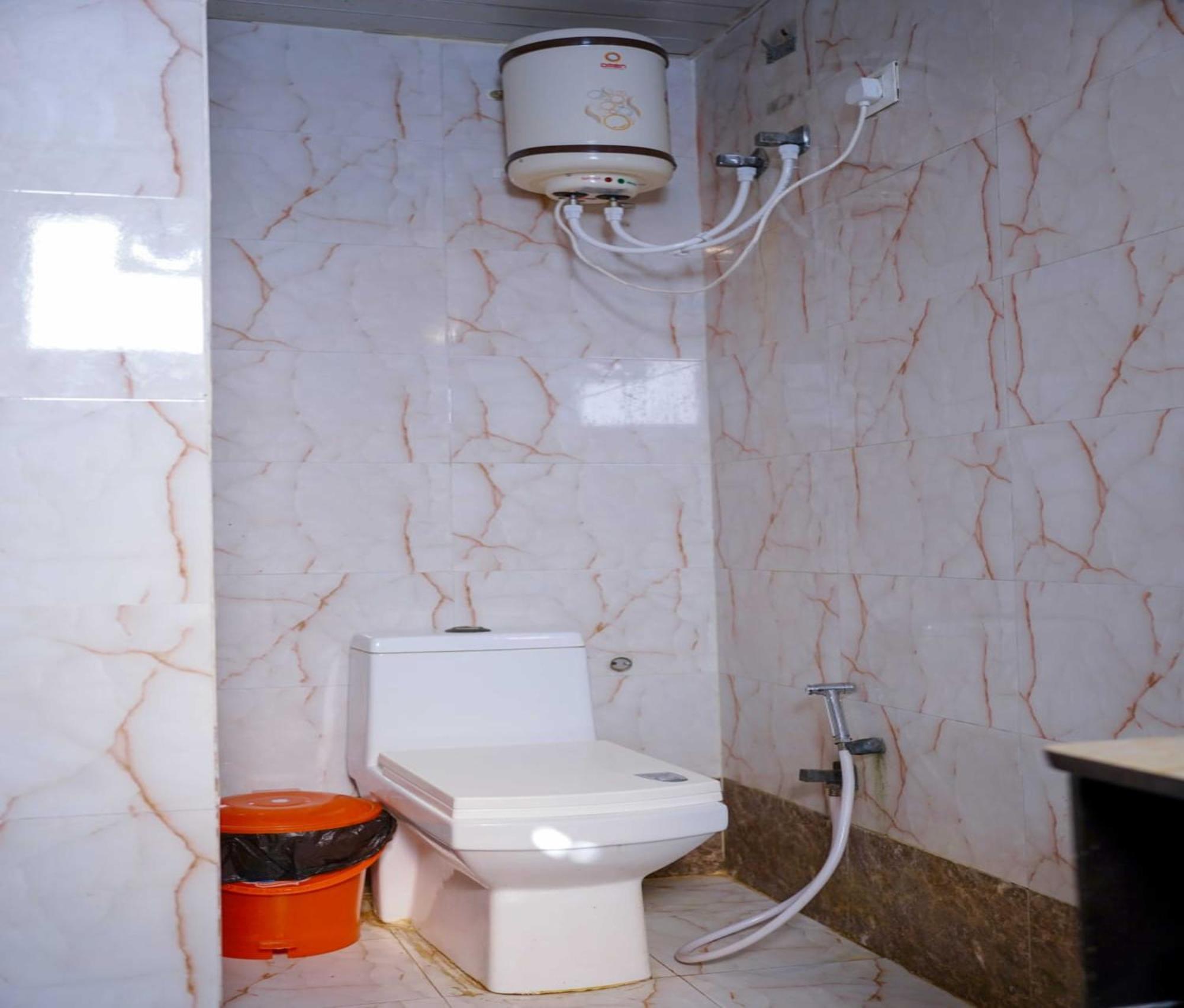 Vrindavan Dreams Hotel And Suites Bagian luar foto